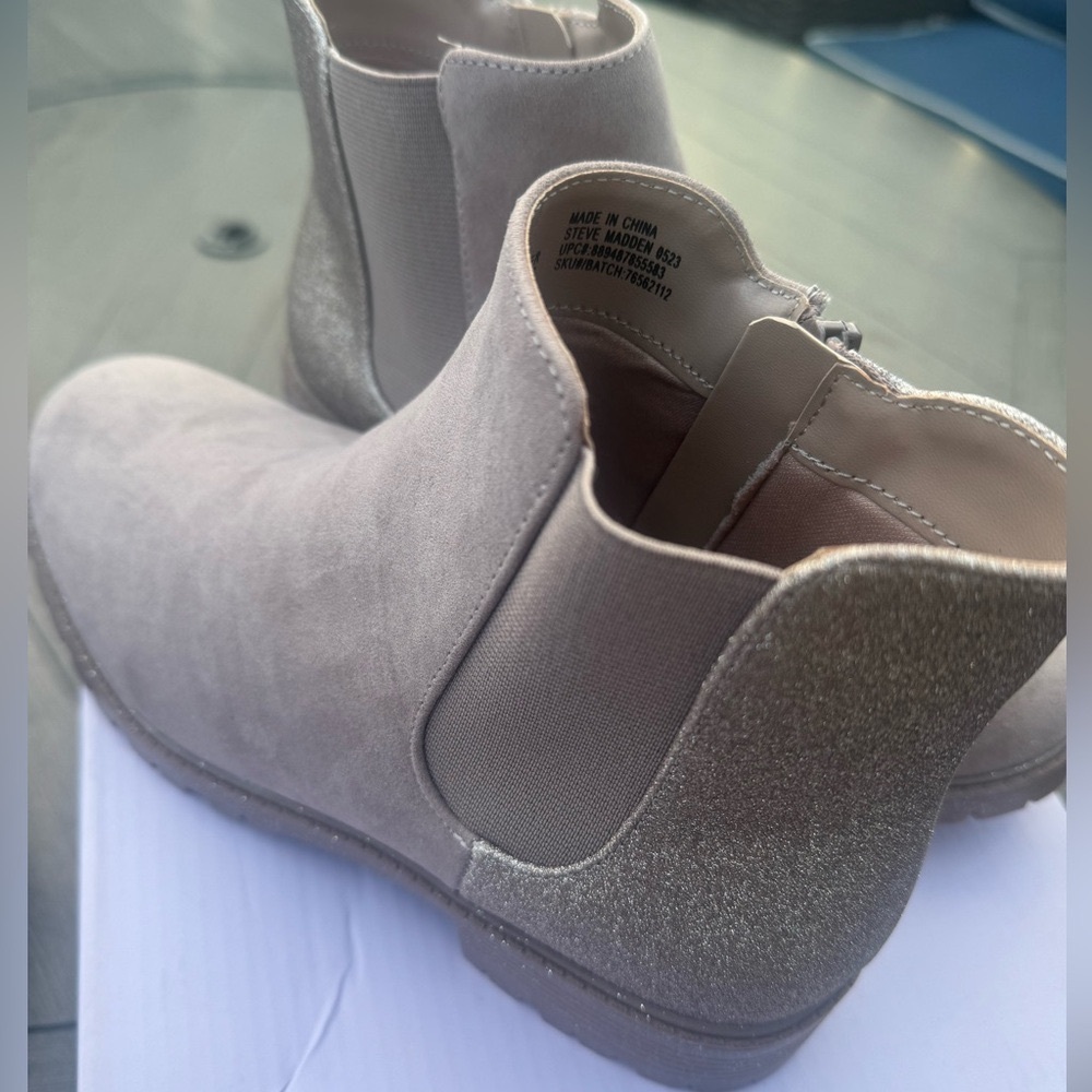 New booties for girls!
